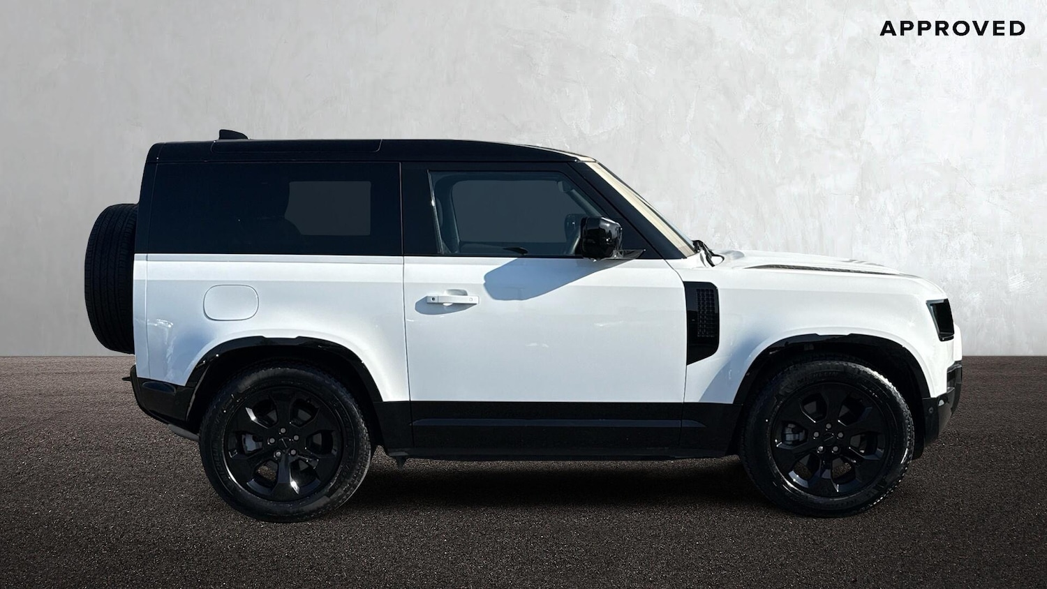 Used Land Rover Defender 2025 for sale - 78140357: Photo 5