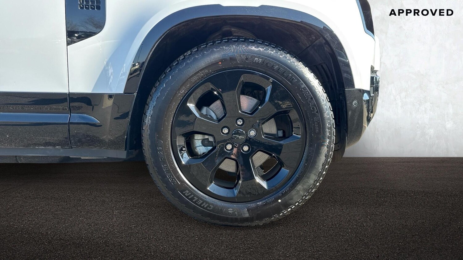 Used Land Rover Defender 2025 for sale - 78140357: Photo 8