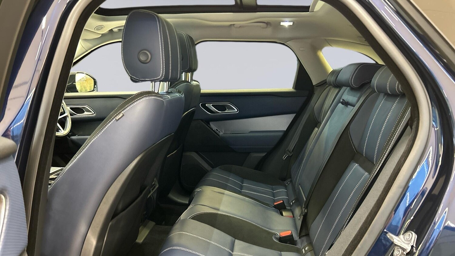 Used Land Rover Range Rover Velar 2022 for sale - 76674932: Photo 4