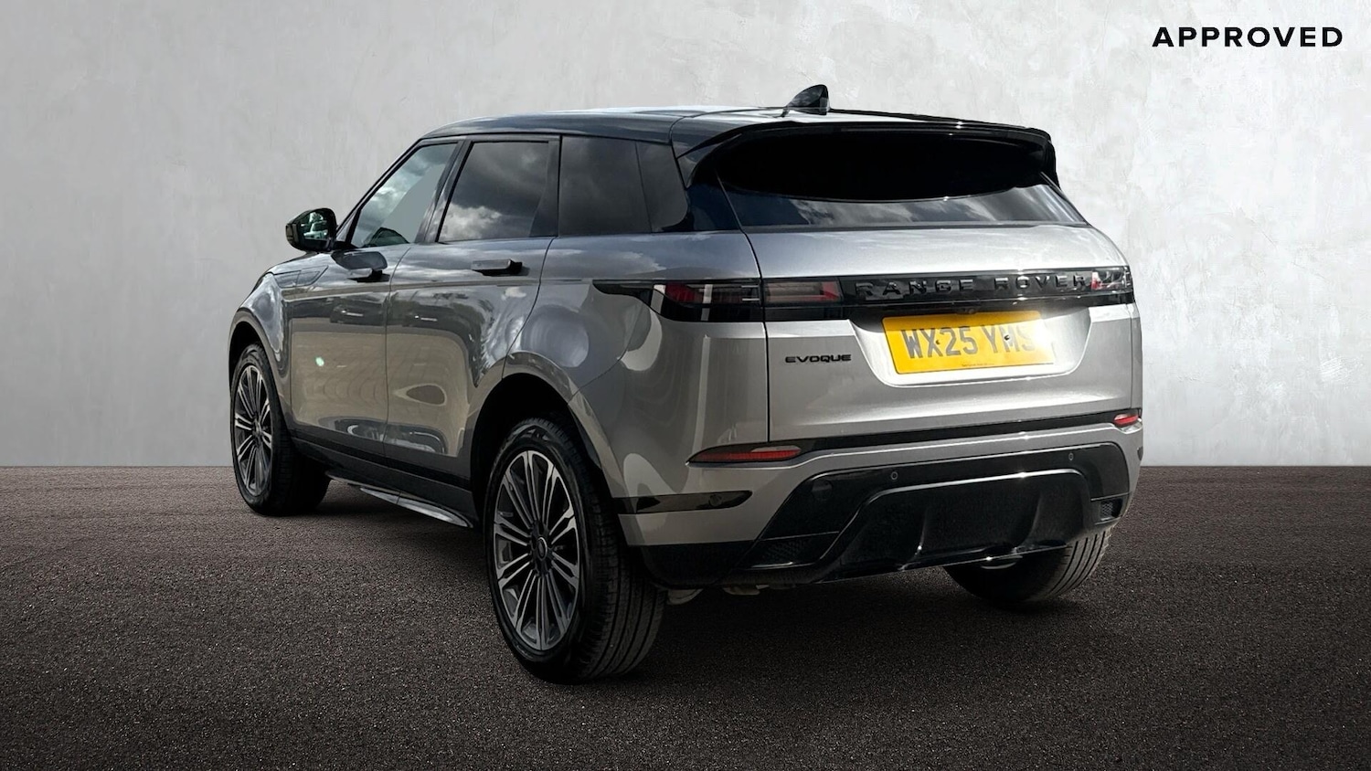 Used Land Rover Range Rover Evoque 2025 for sale - 76680147: Photo 2