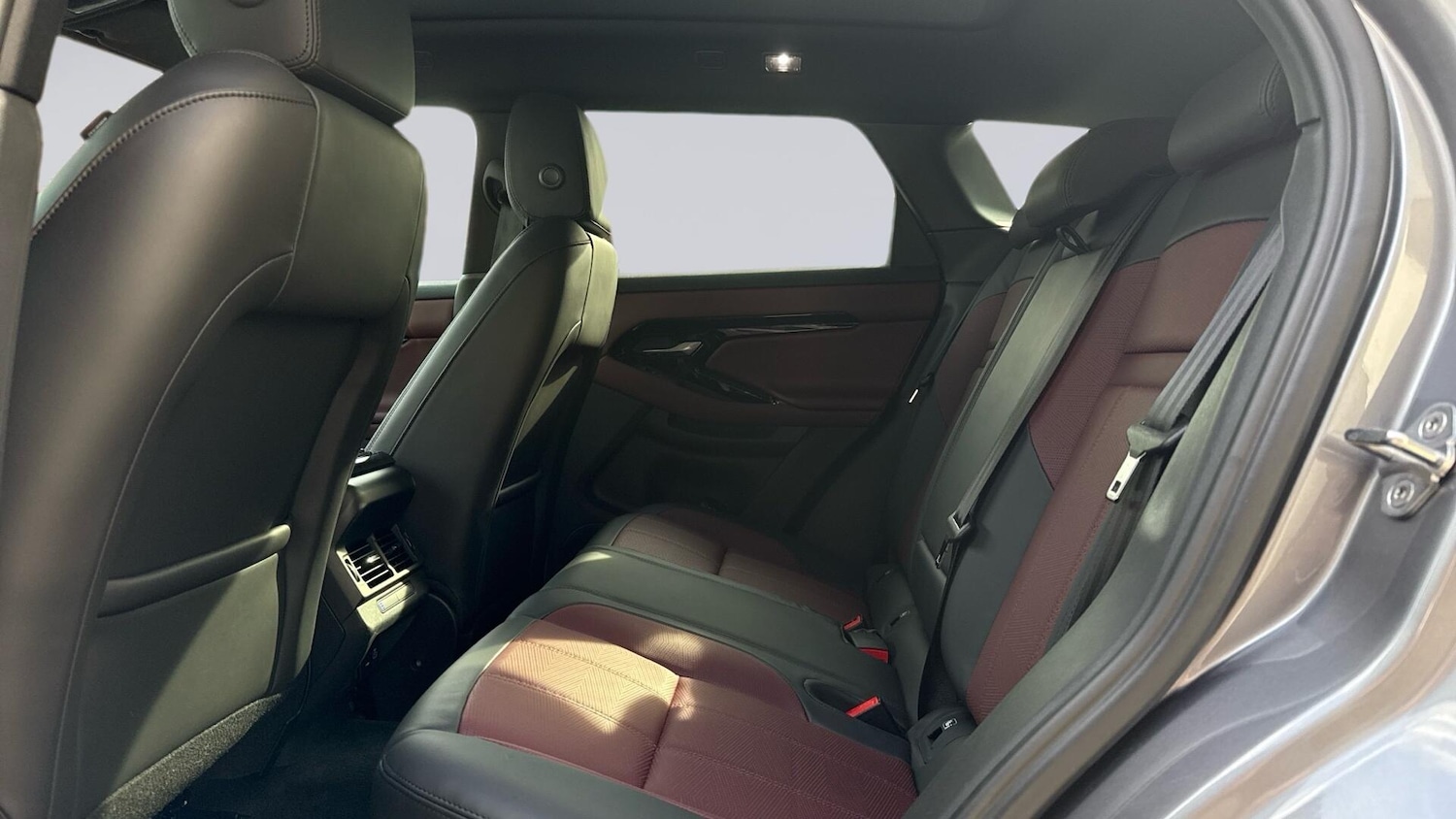 Used Land Rover Range Rover Evoque 2025 for sale - 76680147: Photo 4