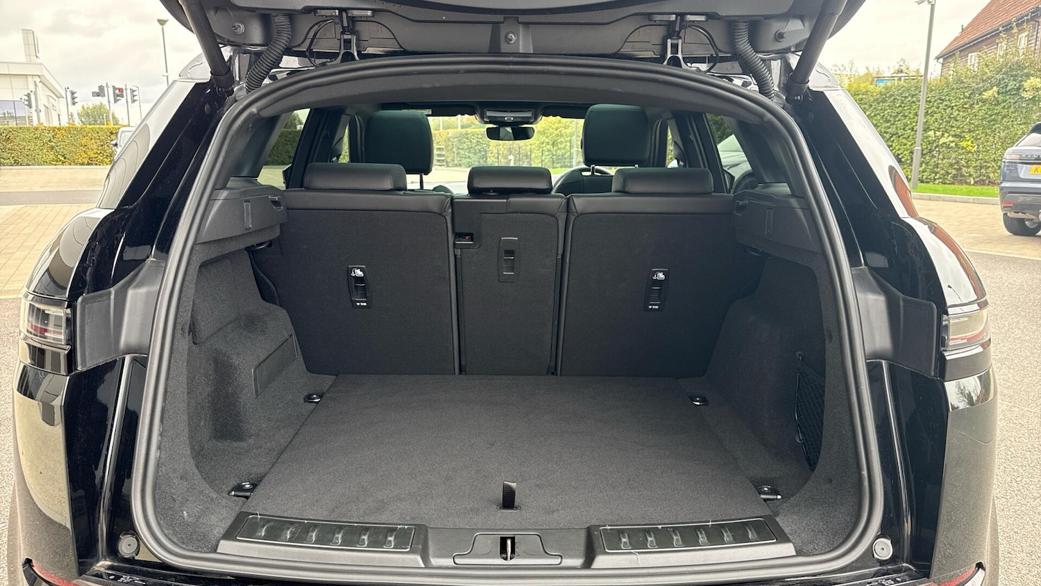 Used Land Rover Range Rover Evoque 2025 for sale - 76679313: Photo 10