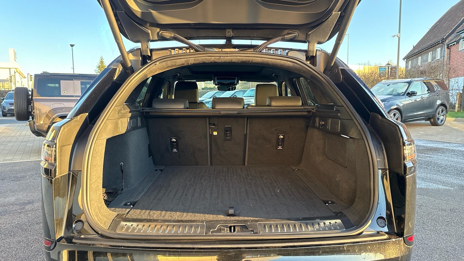 Used Land Rover Range Rover Velar 2025 for sale - 77307294: Photo 10