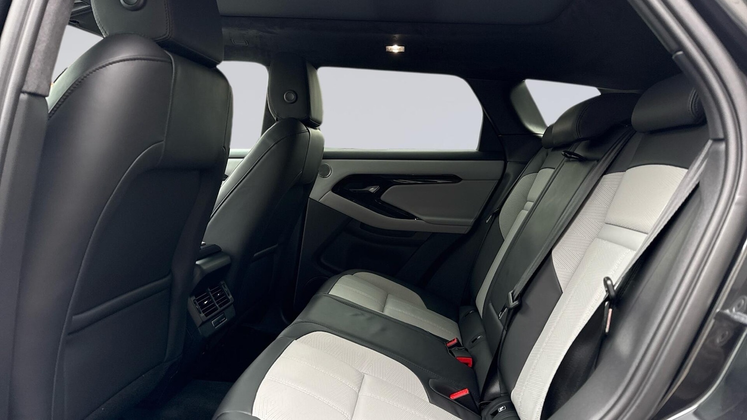 Used Land Rover Range Rover Evoque 2026 for sale - 77480085: Photo 4