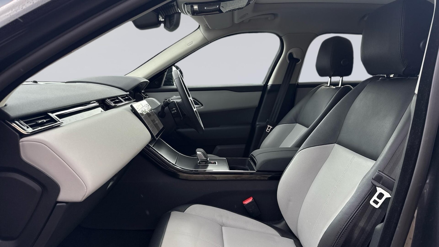 Used Land Rover Range Rover Velar 2025 for sale - 76680270: Photo 3