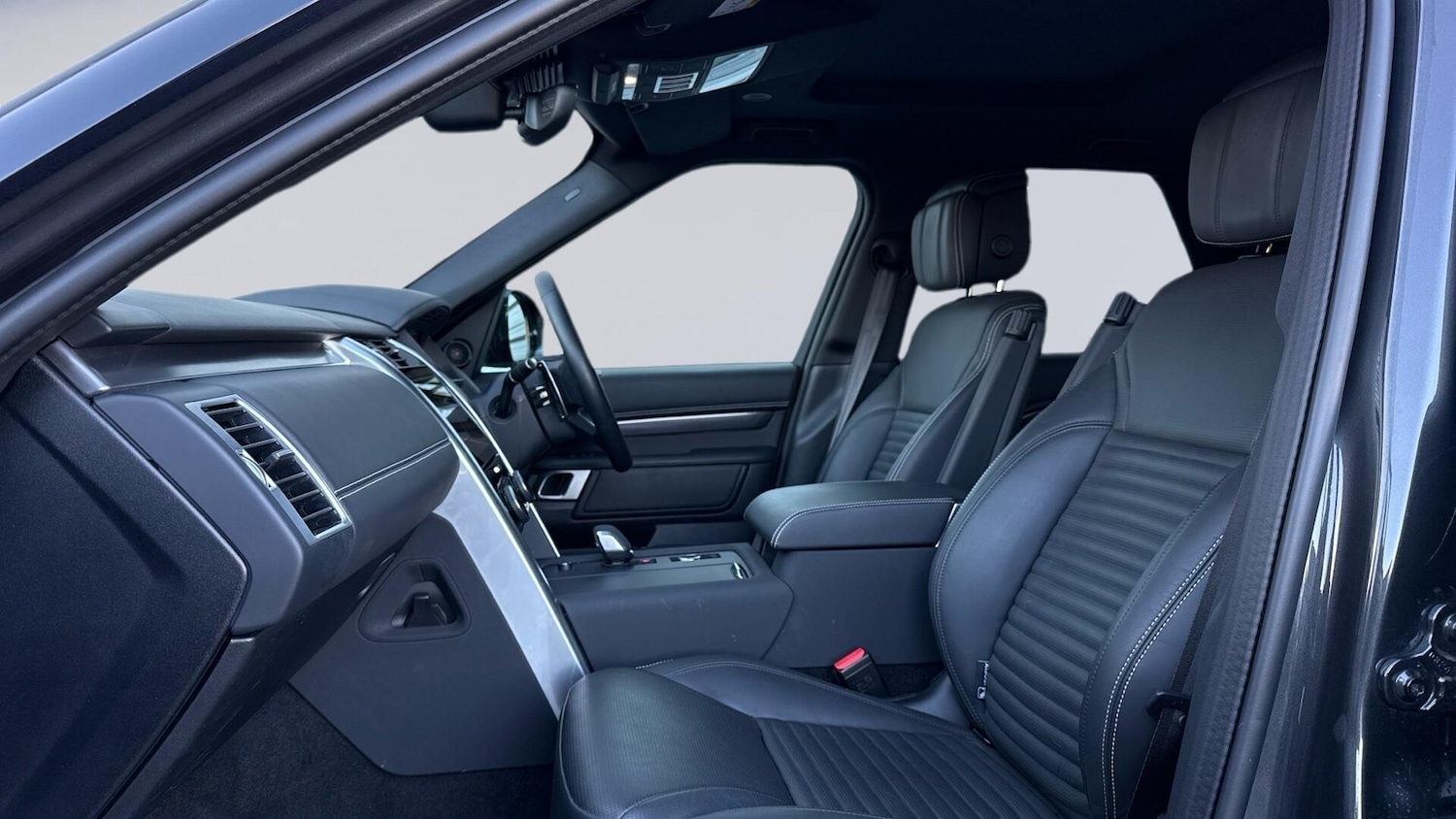 Used Land Rover Discovery 2025 for sale - 77480125: Photo 3