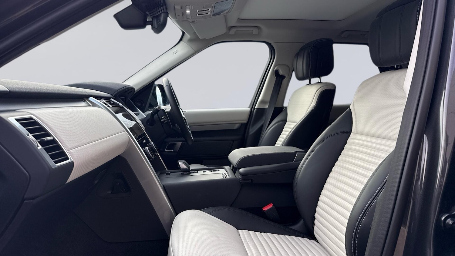 Used Land Rover Discovery 2025 for sale - 77442353: Photo 3