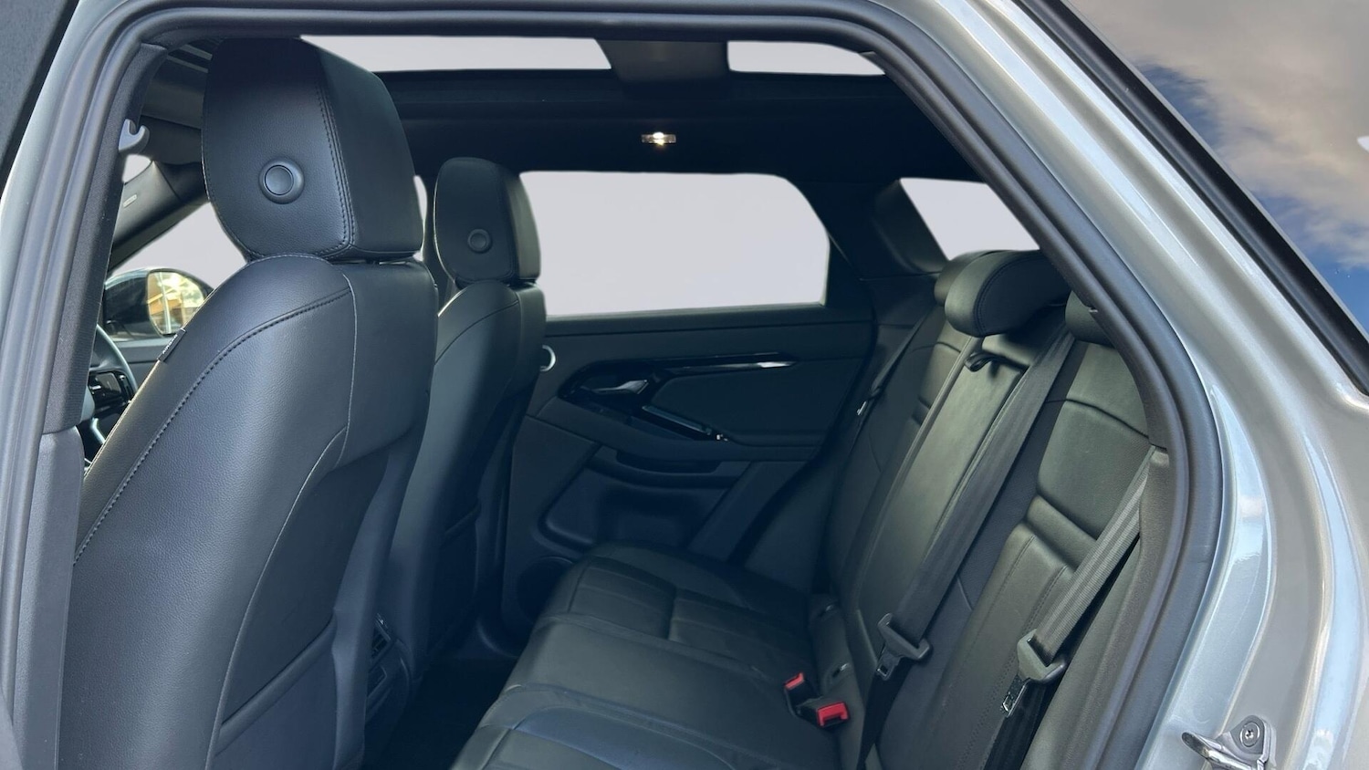 Used Land Rover Range Rover Evoque 2023 for sale - 76675916: Photo 4