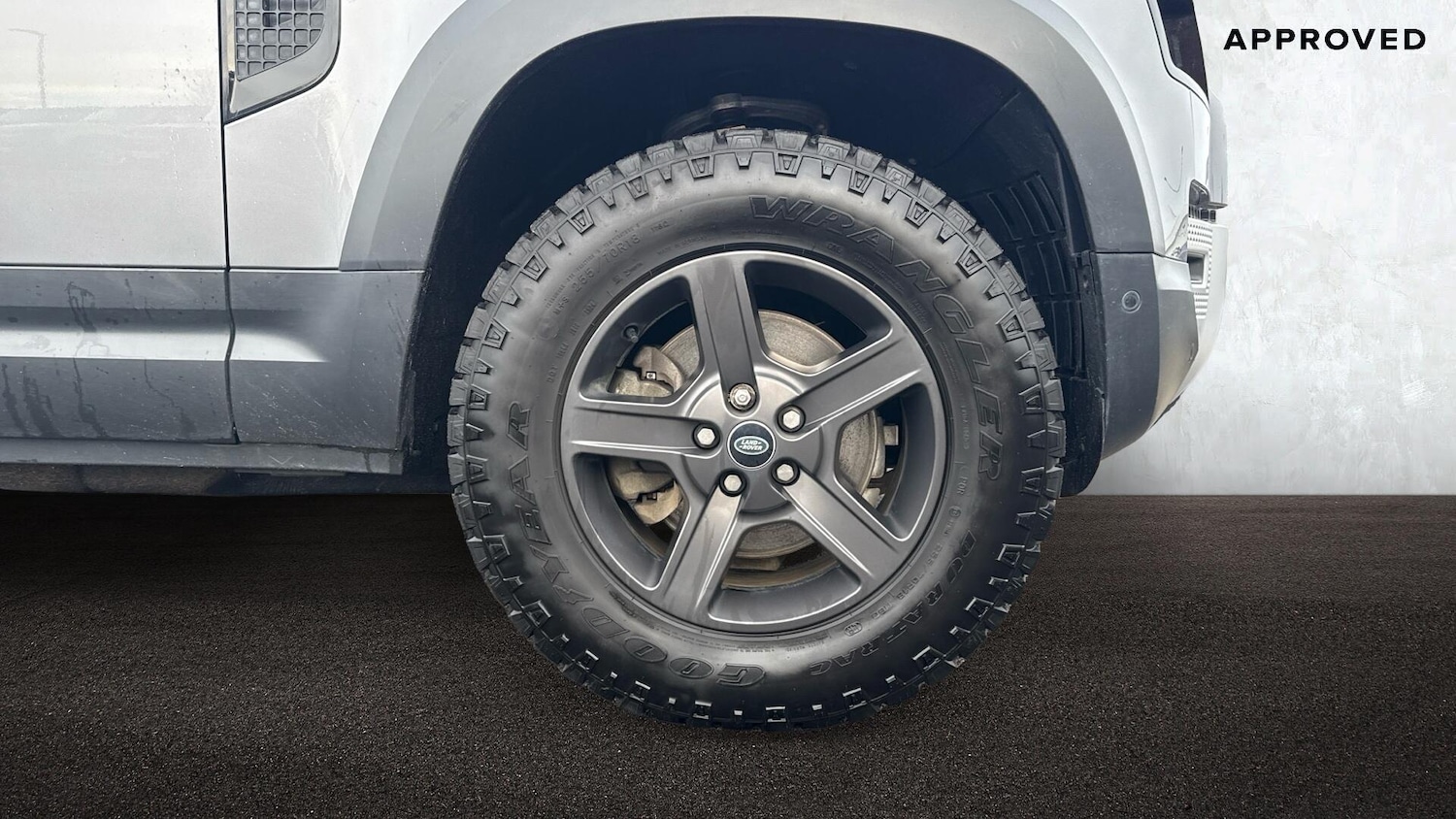 Used Land Rover Defender 2022 for sale - 77010021: Photo 8