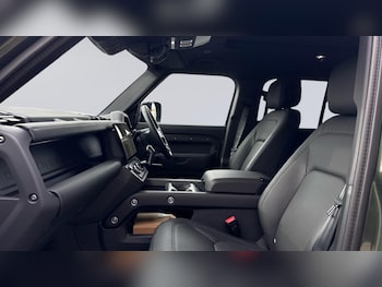 Used Land Rover Defender 2026 for sale - 78406601: Photo