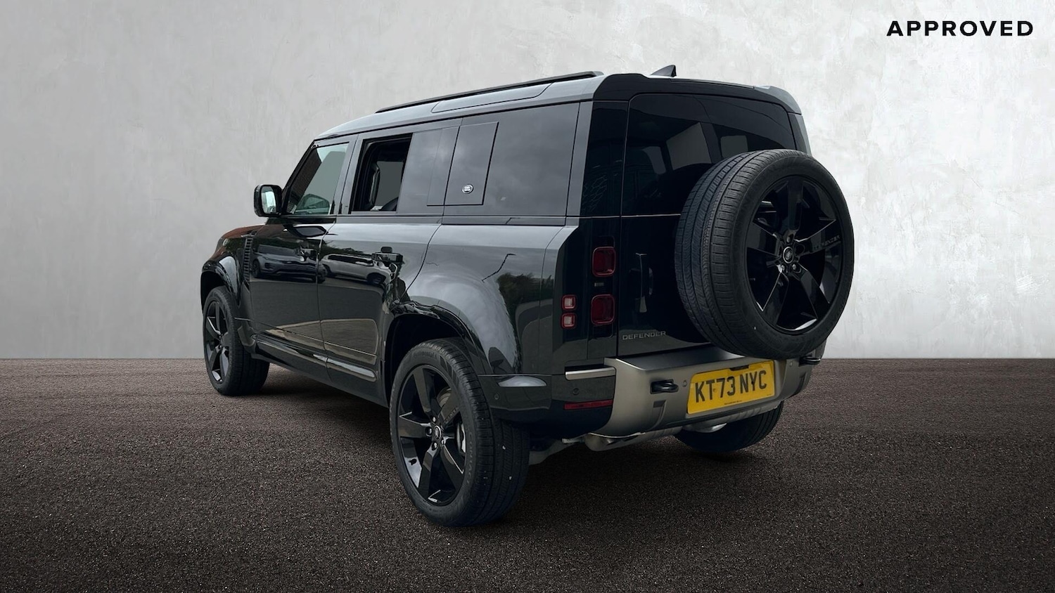Used Land Rover Defender 2023 for sale - 76675912: Photo 2