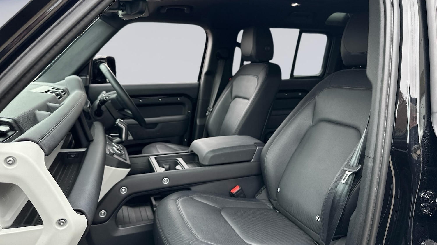 Used Land Rover Defender 2023 for sale - 76675912: Photo 3