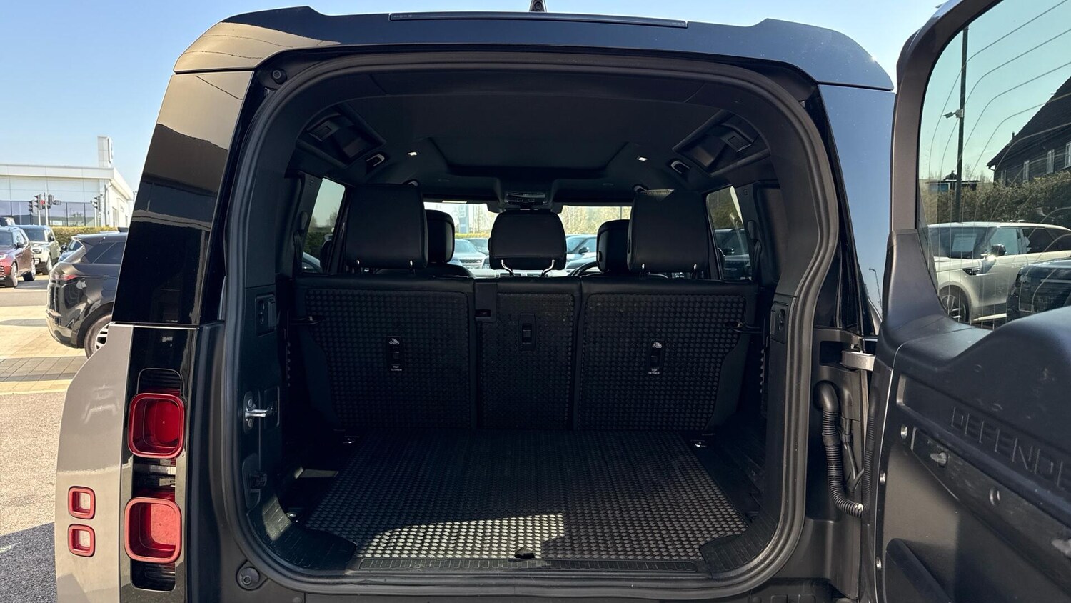 Used Land Rover Defender 2023 for sale - 77982929: Photo 10