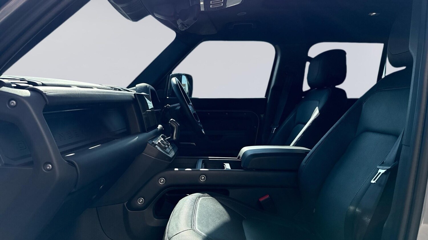 Used Land Rover Defender 2023 for sale - 77982929: Photo 3