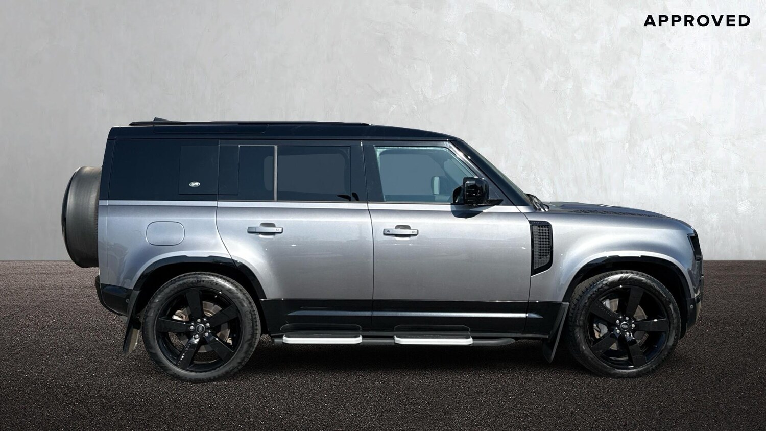 Used Land Rover Defender 2023 for sale - 77982929: Photo 5