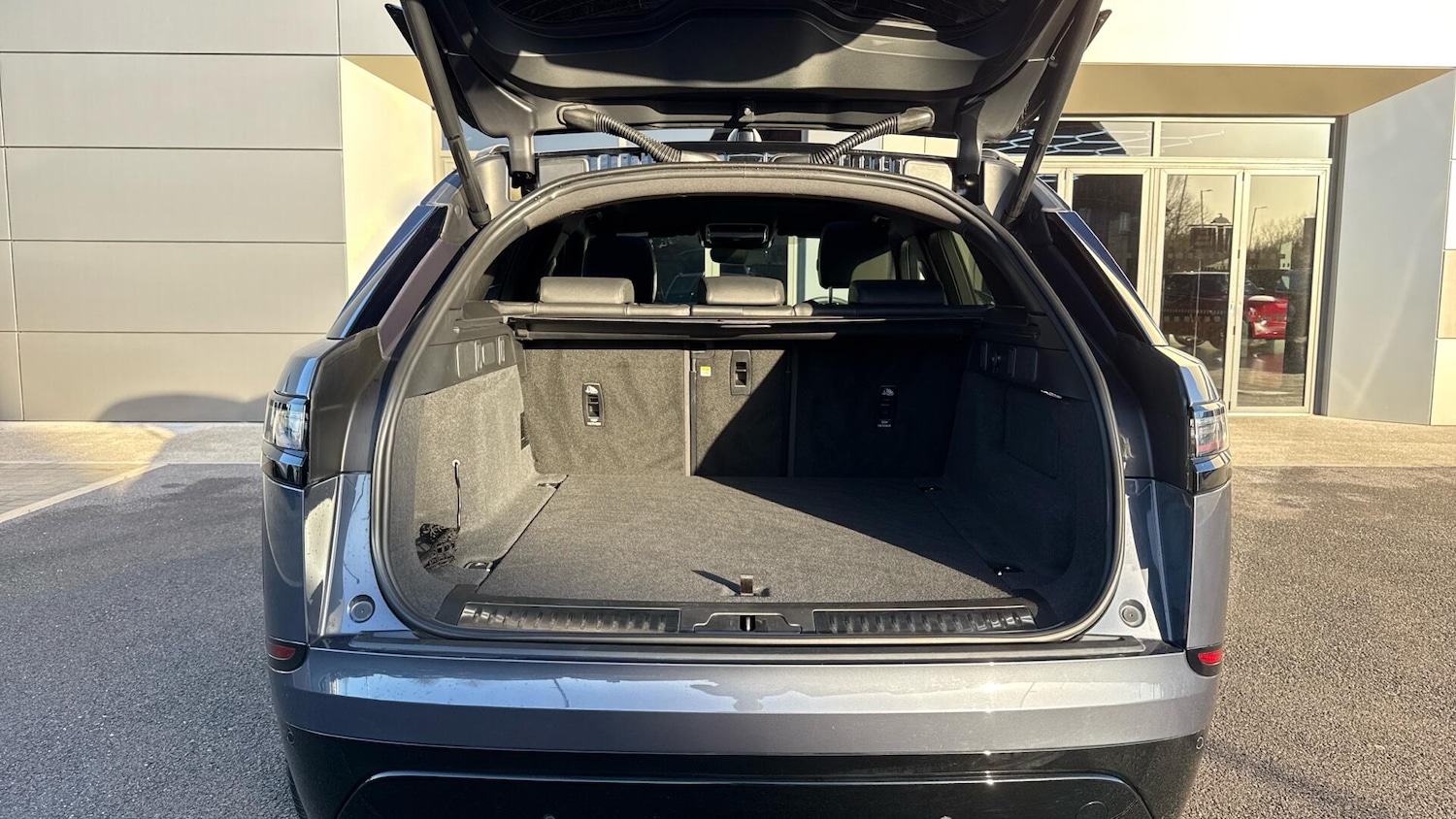 Used Land Rover Range Rover Velar 2025 for sale - 77042638: Photo 10