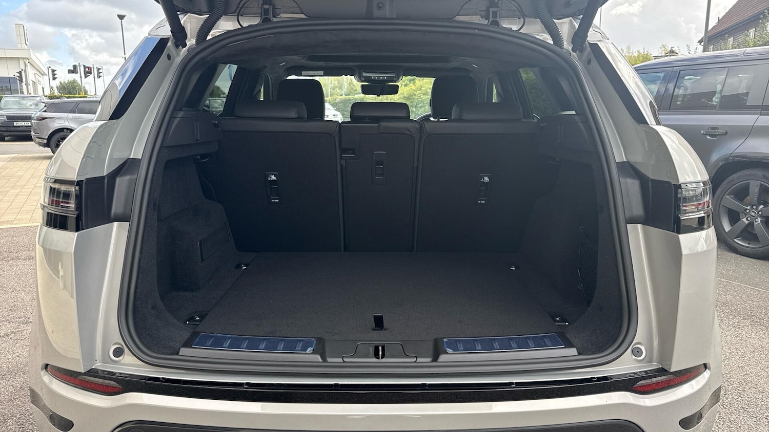 Used Land Rover Range Rover Evoque 2025 for sale - 77910849: Photo 10