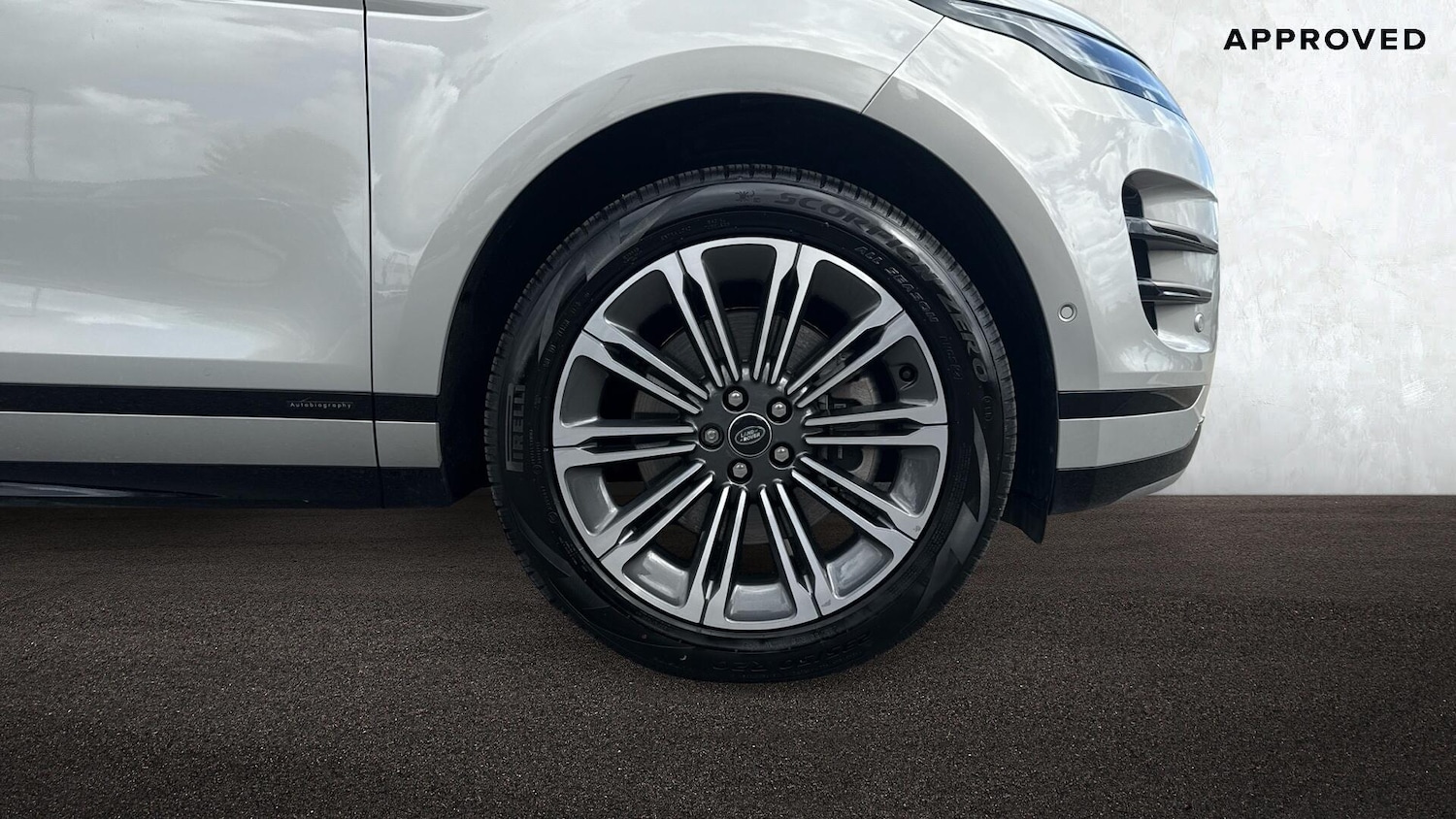 Used Land Rover Range Rover Evoque 2025 for sale - 77910849: Photo 8