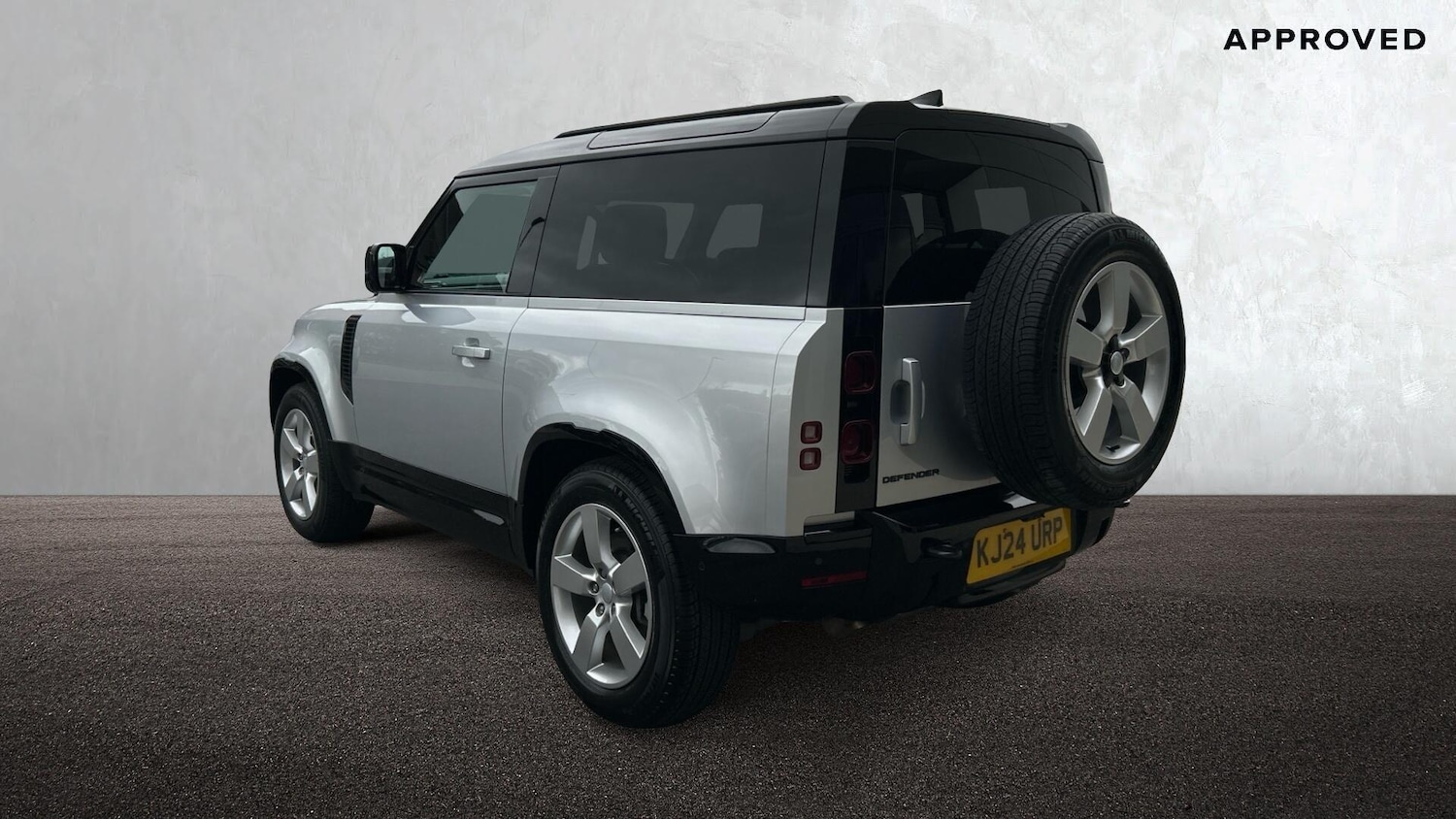 Used Land Rover Defender 2024 for sale - 76678800: Photo 2