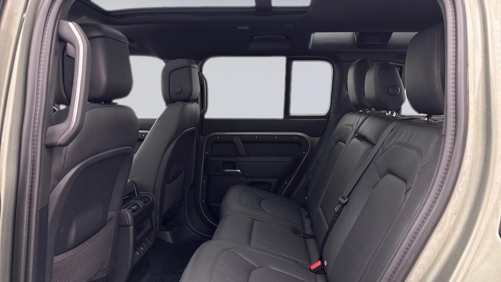 Used Land Rover Defender 2024 for sale - 77685576: Photo 8