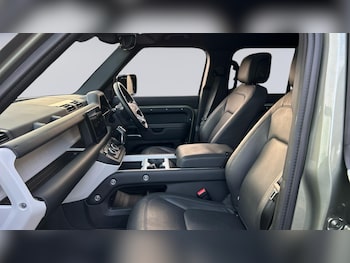 Used Land Rover Defender 2024 for sale - 76678870: Photo