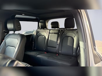 Used Land Rover Defender 2022 for sale - 77010024: Photo