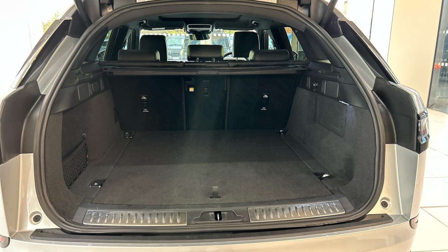 Used Land Rover Range Rover Velar 2023 for sale - 76676037: Photo 10