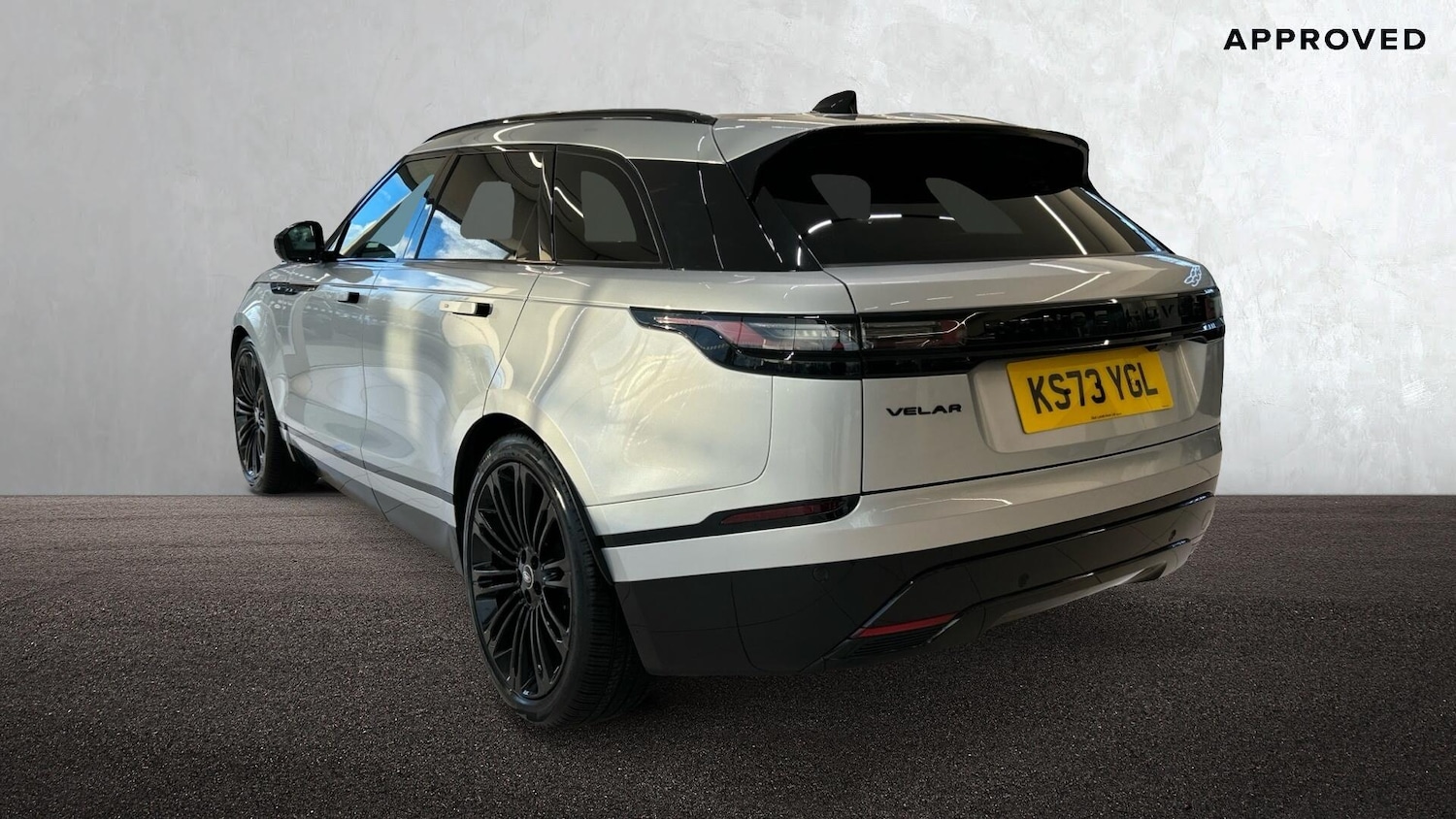 Used Land Rover Range Rover Velar 2023 for sale - 76676037: Photo 2