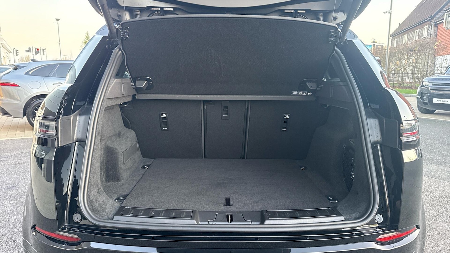 Used Land Rover Range Rover Evoque 2025 for sale - 77685596: Photo 10