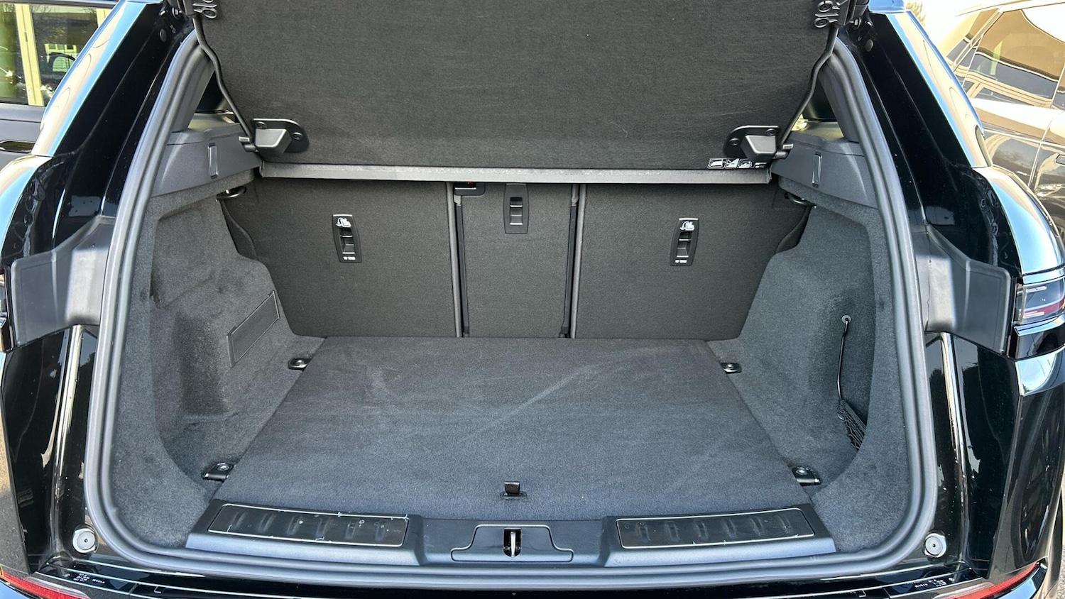 Used Land Rover Range Rover Evoque 2025 for sale - 76680012: Photo 10