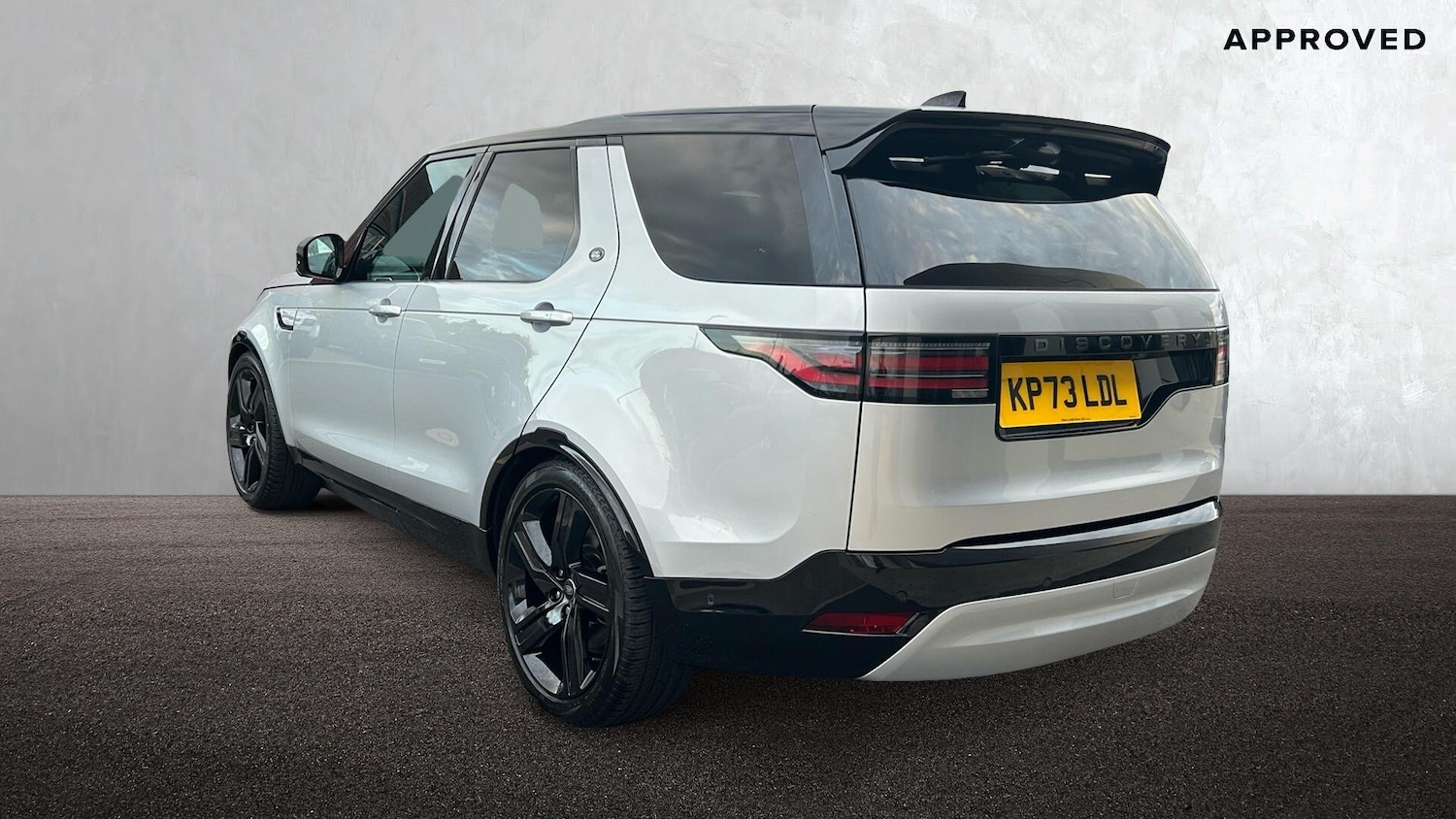 Used Land Rover Discovery 2023 for sale - 76676121: Photo 2