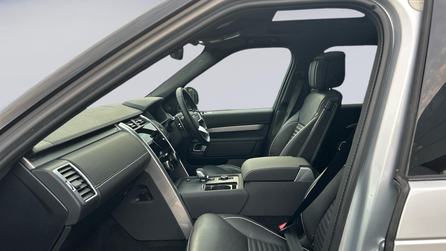 Used Land Rover Discovery 2023 for sale - 76676121: Photo 3