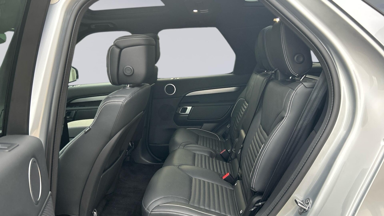 Used Land Rover Discovery 2023 for sale - 76676121: Photo 4