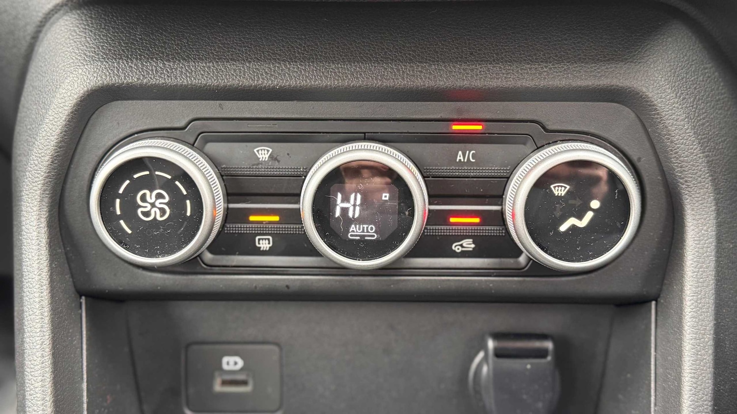 Used Dacia Sandero Stepway 2023 for sale - 77443425: Photo 10