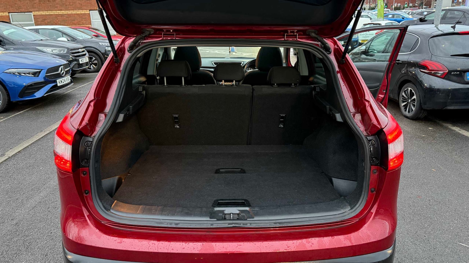 Used Nissan Qashqai 2015 for sale - 76774254: Photo 7