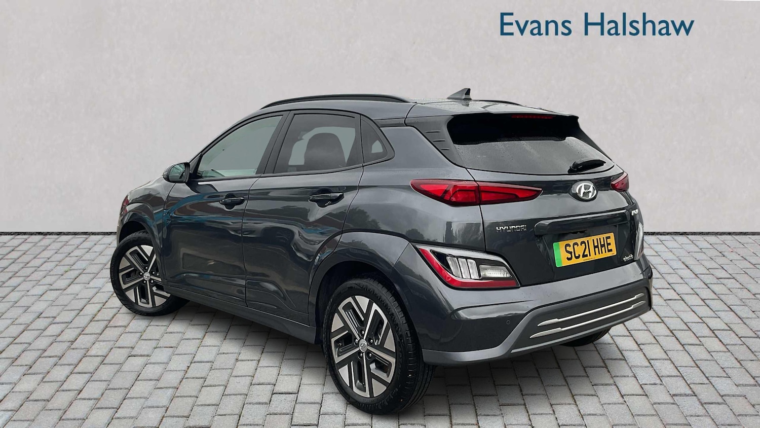 Used Hyundai KONA 2021 for sale - 76390614: Photo 2