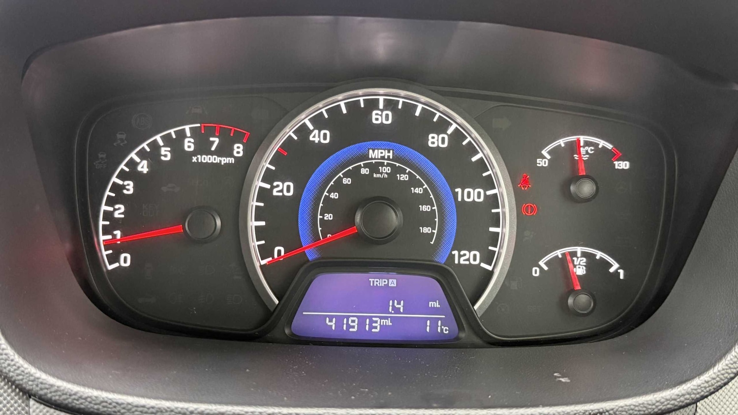 Used Hyundai i10 2017 for sale - 76339680: Photo 10