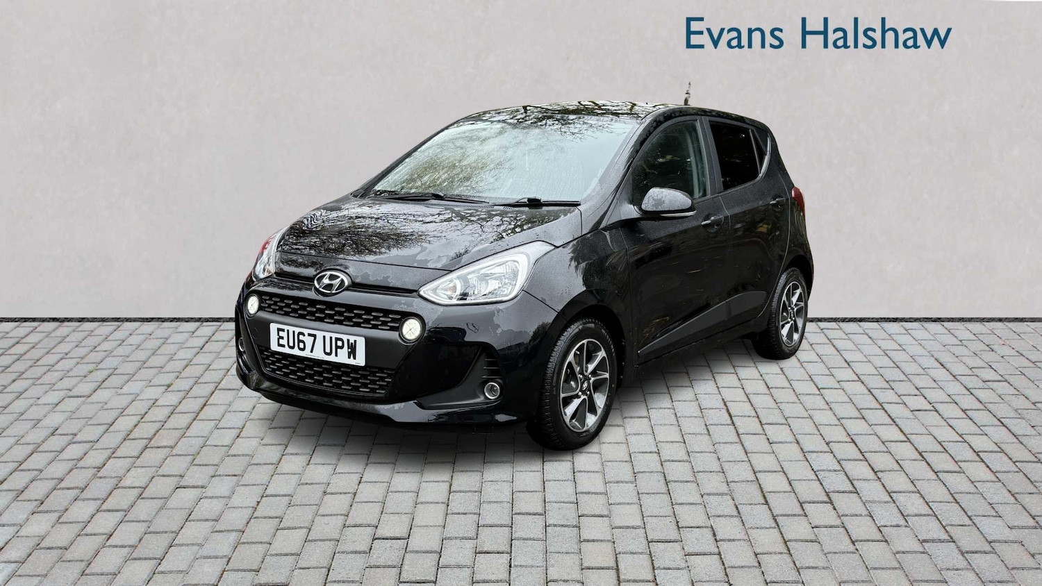Used Hyundai i10 2017 for sale - 76339680: Photo 2