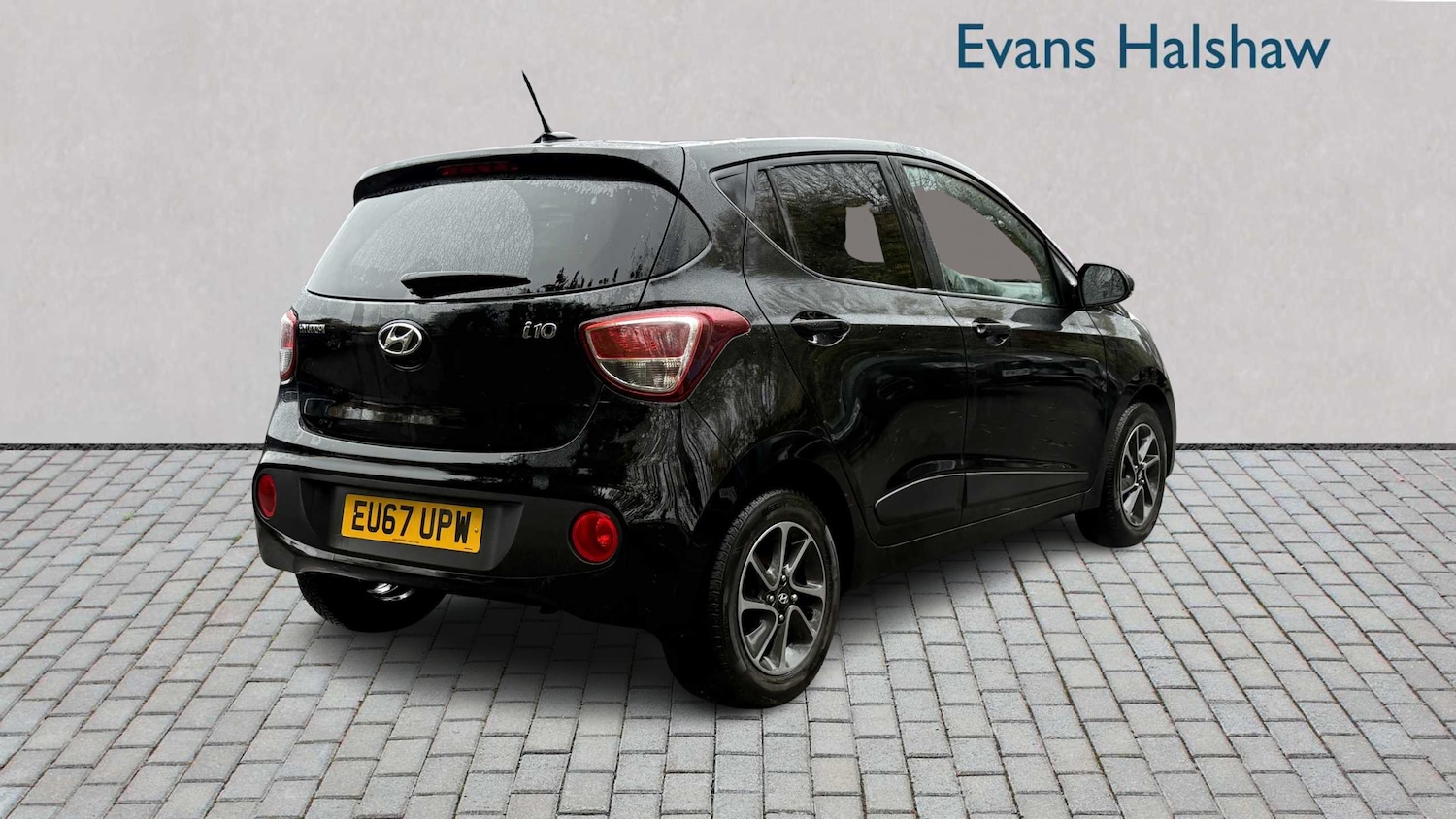 Used Hyundai i10 2017 for sale - 76339680: Photo 3