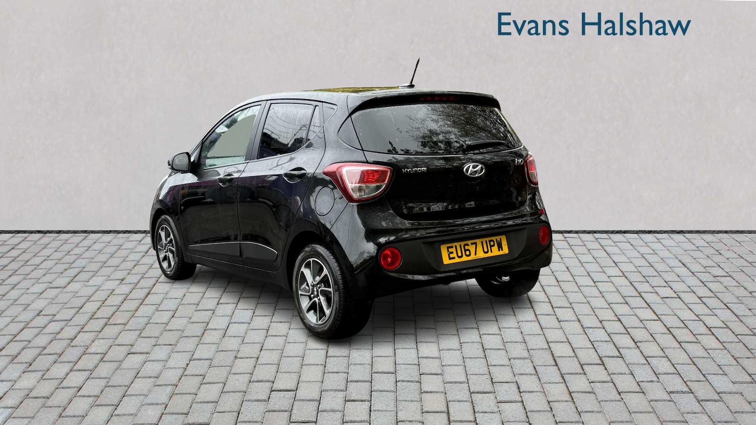Used Hyundai i10 2017 for sale - 76339680: Photo 4