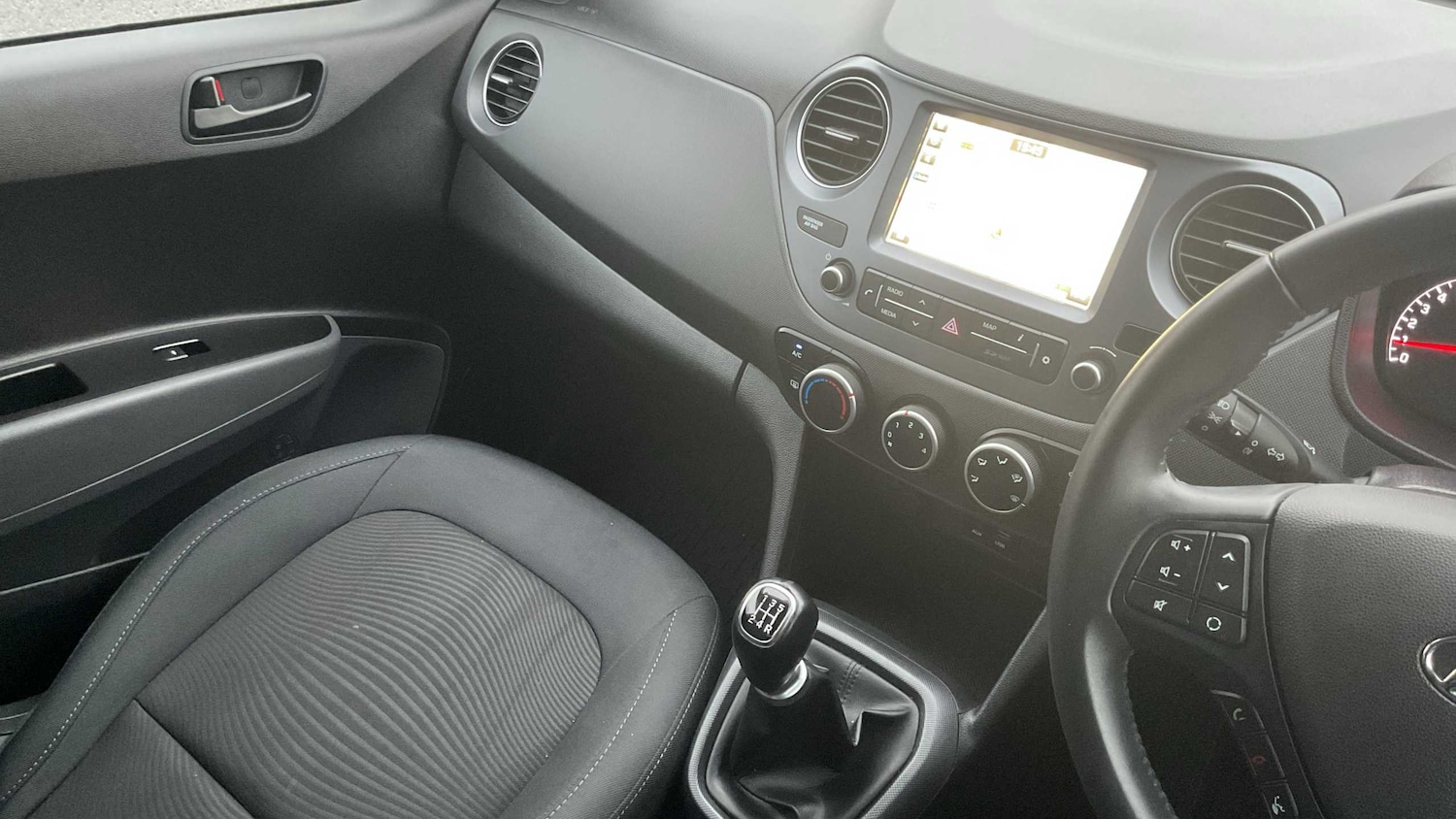 Used Hyundai i10 2019 for sale - 76967891: Photo 25