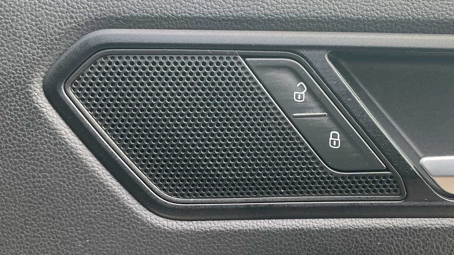 Vehicle 33