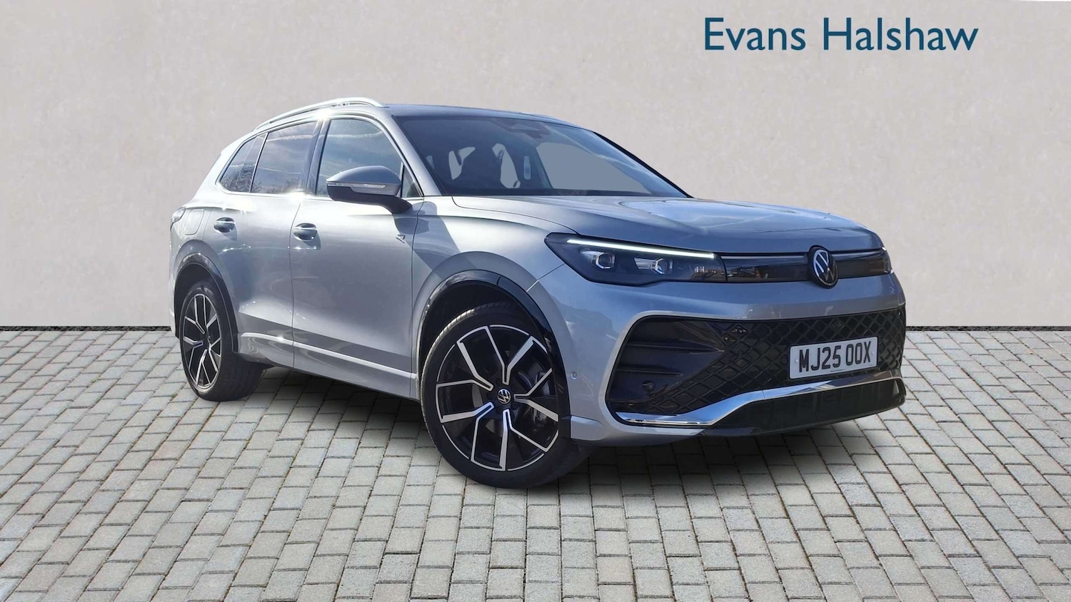 Used Volkswagen Tiguan for sale - 78173659: Photo 1