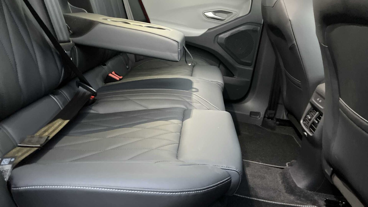 Used Ford Explorer 2024 for sale - 78161427: Photo 11