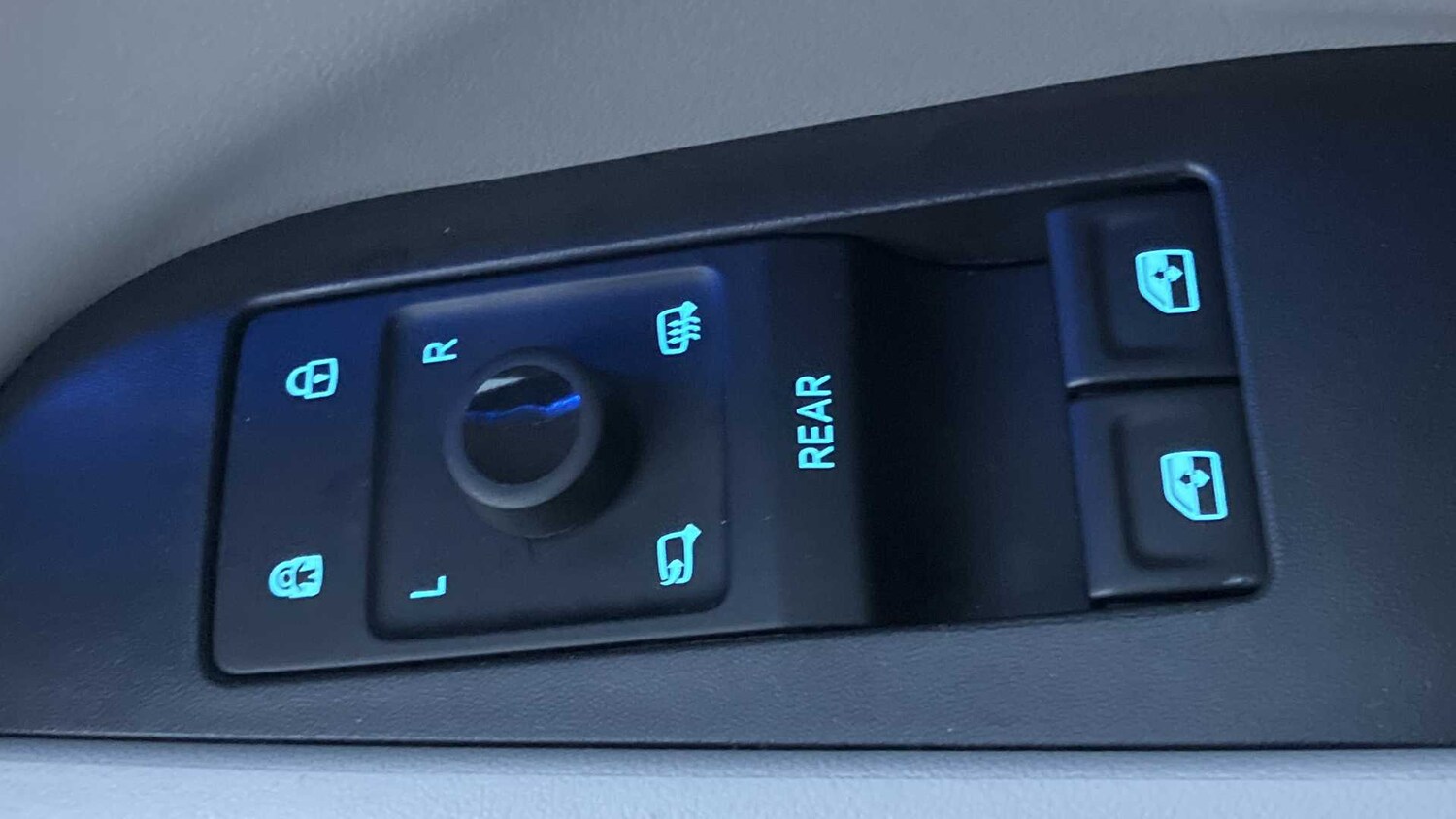 Used Ford Explorer 2024 for sale - 78161427: Photo 26