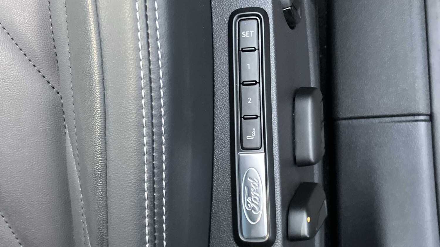 Used Ford Explorer 2024 for sale - 78161427: Photo 34