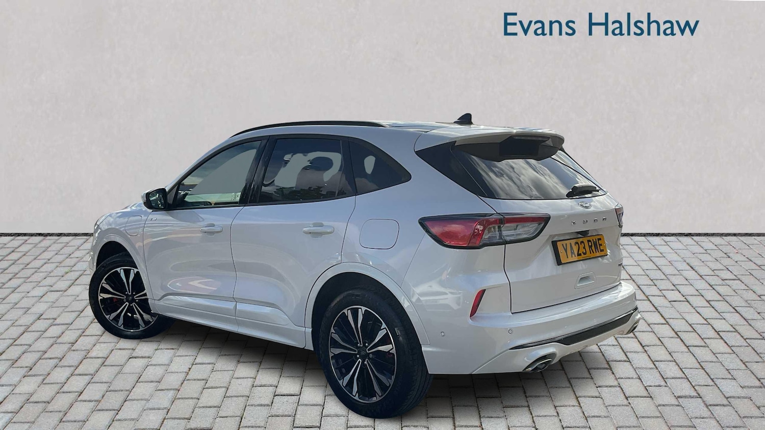 Used Ford Kuga 2023 for sale - 77540623: Photo 2