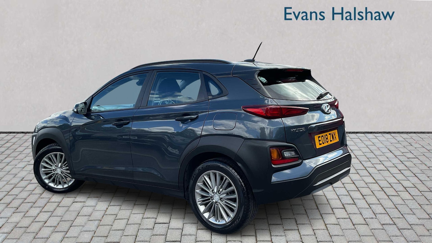 Used Hyundai KONA 2018 for sale - 76442415: Photo 2