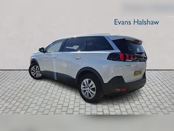 Used Peugeot 5008 2023 for sale - 79535580: Photo