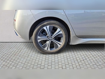 Used Nissan Leaf 2021 for sale - 77772301: Photo